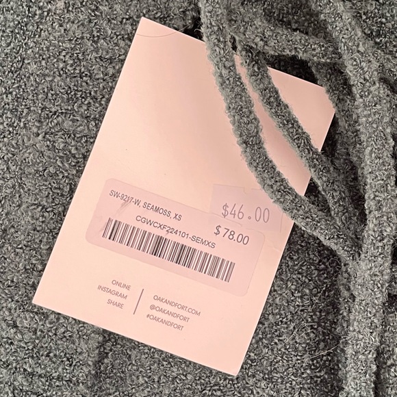 OPEN BACK FUZZY SWEATER - Picture 5 of 6